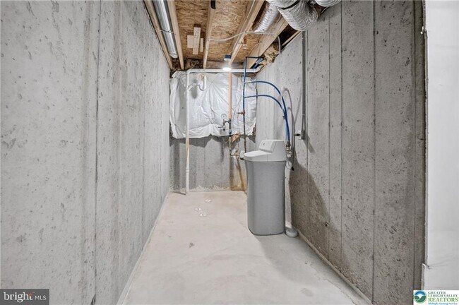 Building Photo - 5127 Dogwood Trail