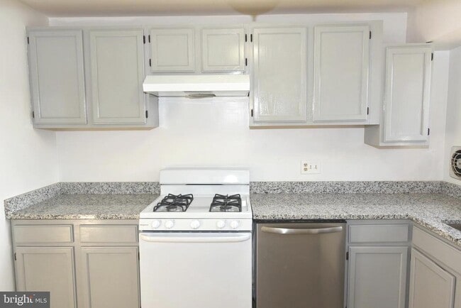 Building Photo - 11326 Cherry Hill Rd