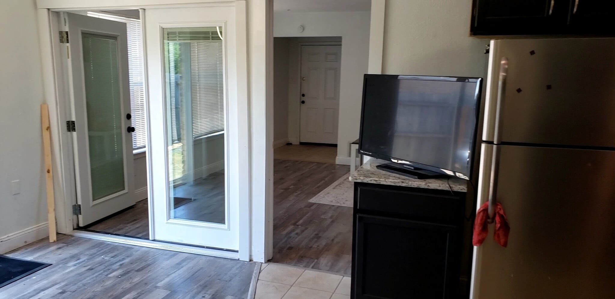 Building Photo - 2756 Sunset Strip Dr