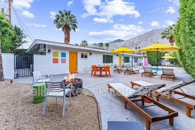 Primary Photo - 502 Calle Santa Rosa S