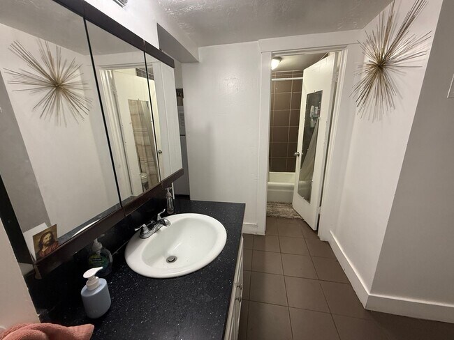 Building Photo - 68 E 200 S