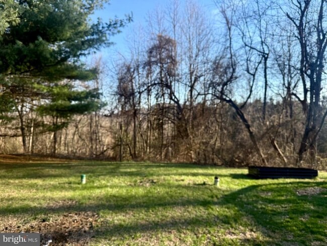 Building Photo - 746 Sawmill Rd