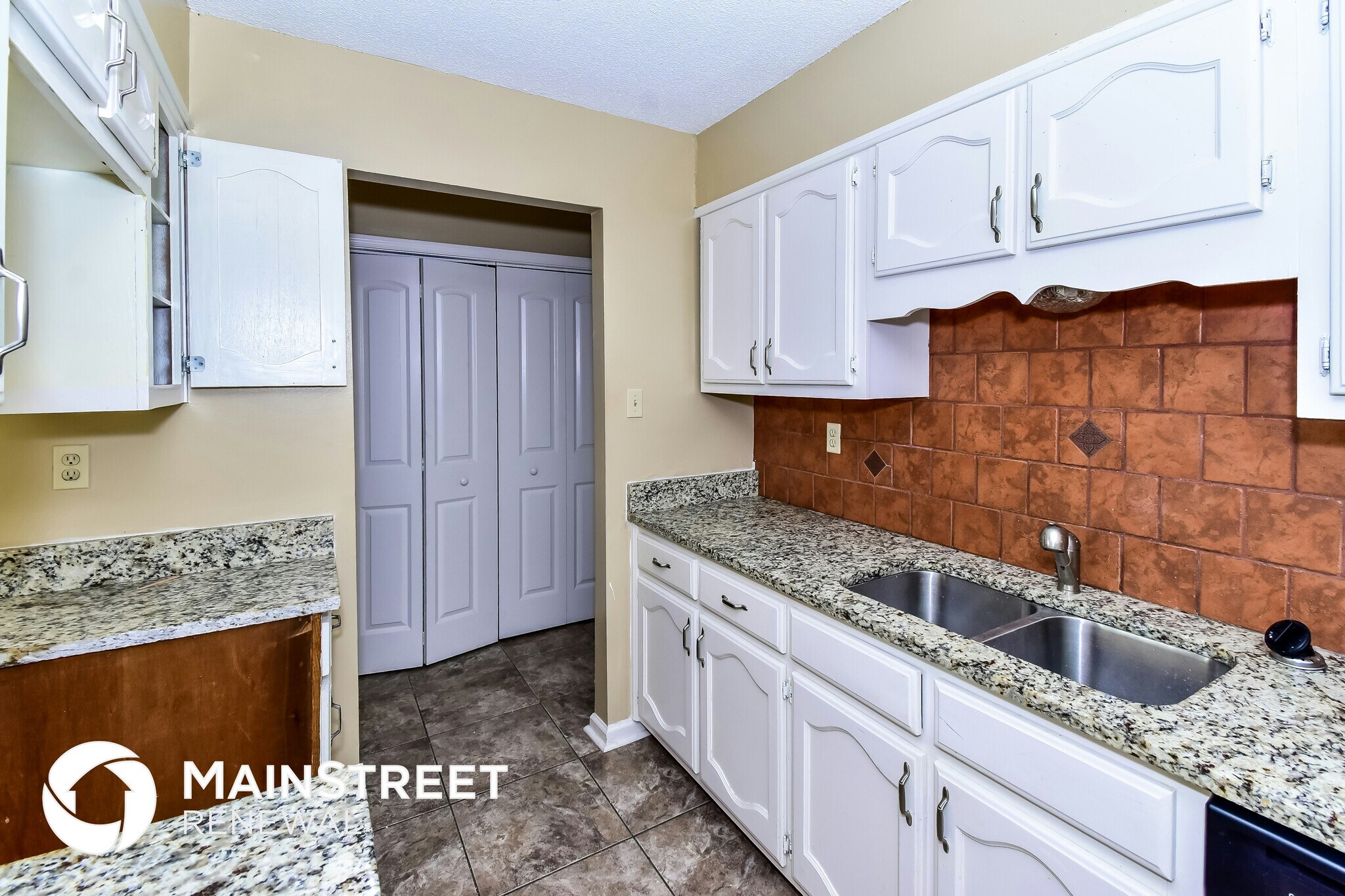 Building Photo - 1677 Ranmar Dr