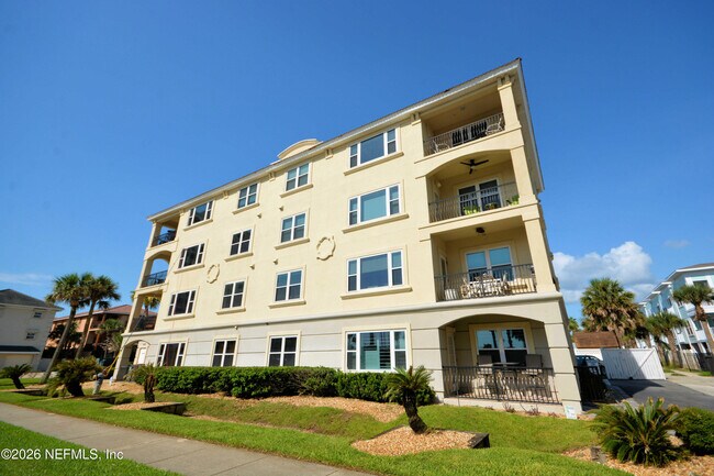 Building Photo - 922 1st St S