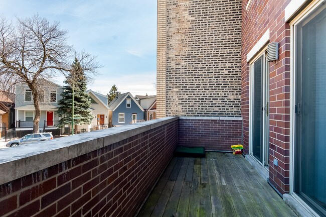 Building Photo - 2516 N Willetts Ct