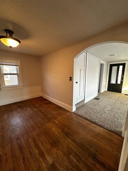 Building Photo - 305 S Western Ave