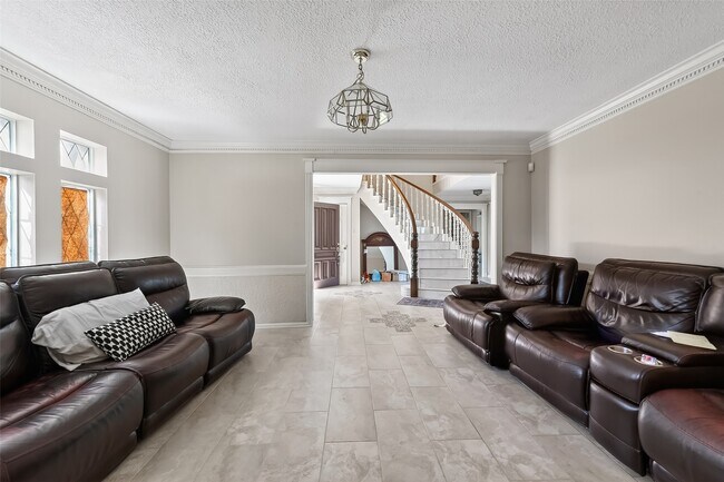 Building Photo - 11302 Hylander Dr