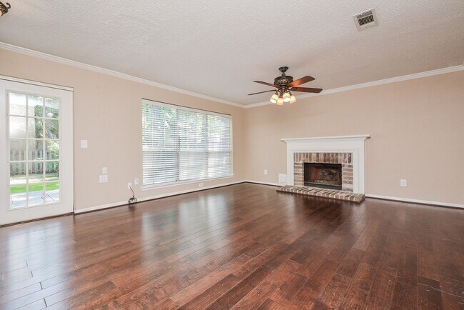 Building Photo - 10 Ridgecross Pl