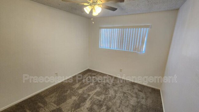 Building Photo - 324 Zenith St