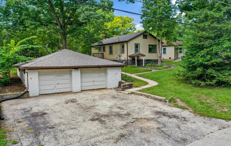 Garage - 6425 Maple Ave