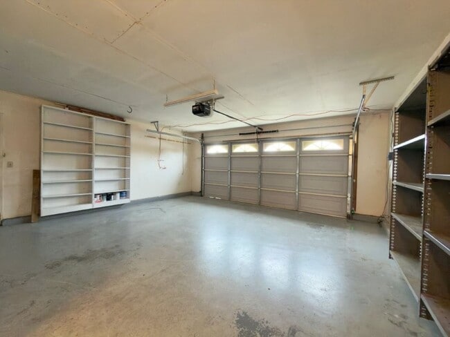 Building Photo - 204 Ashby Pl