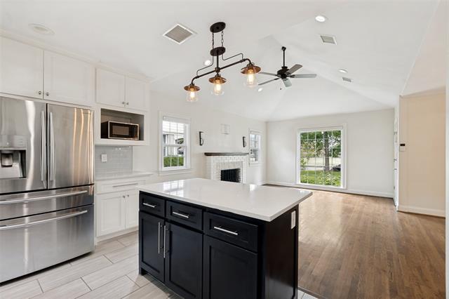 Building Photo - 615 S Montclair Ave