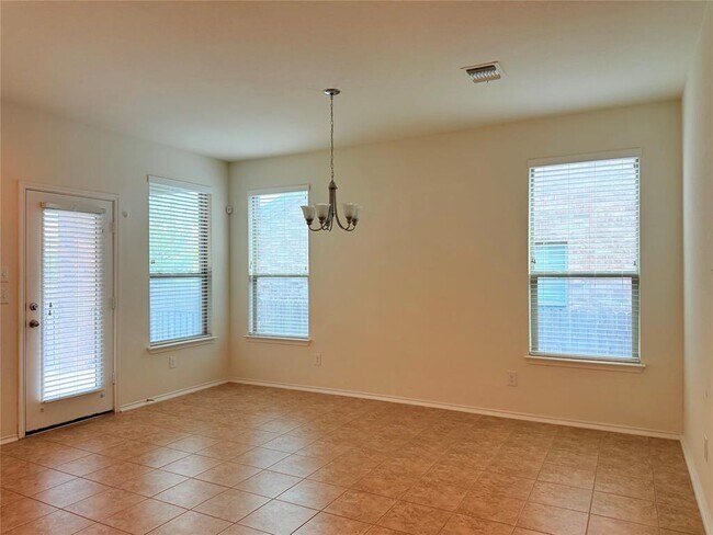 Building Photo - 1140 Yellow Iris Rd