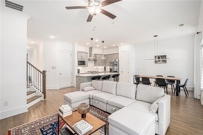 Building Photo - 2762 Bell Dr SE
