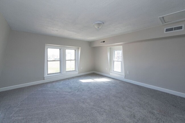 Building Photo - 1743 Compton Rd