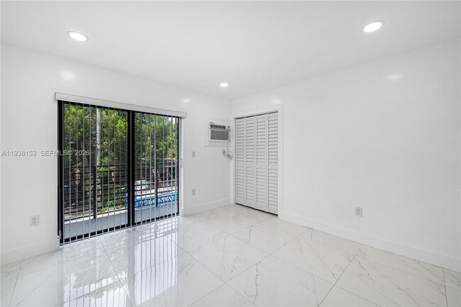 Building Photo - 131 NE 77th St