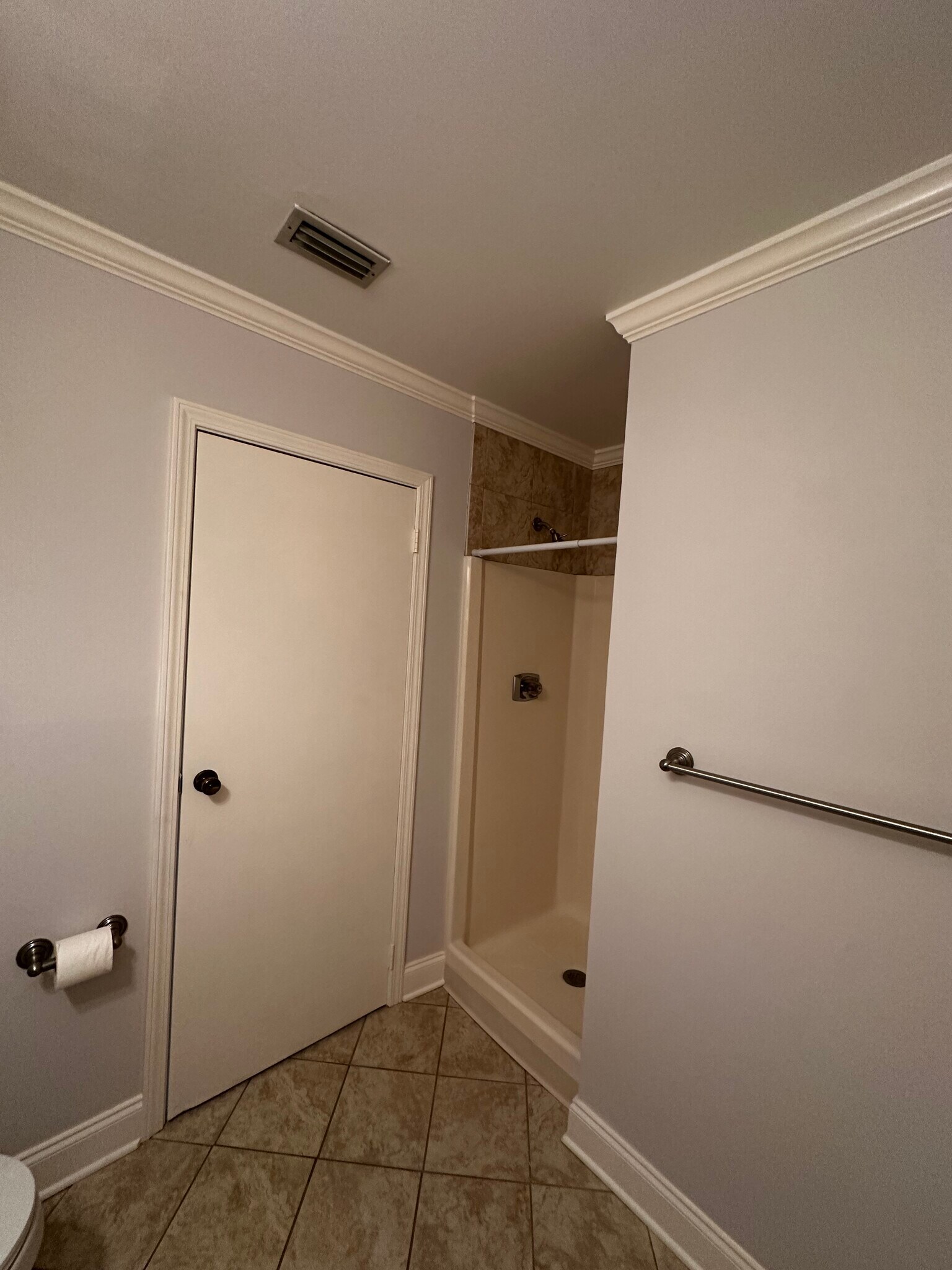 2nd Bath shower - 6462 Sweet Gum Trl