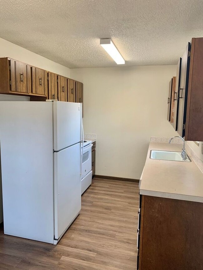 Building Photo - Great 3 Bedroom 1 Bathroom in Loveland!