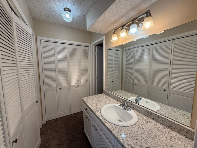 Building Photo - Huge Living Area, Storage Shed, Fenced Yard 3 bedroom Home