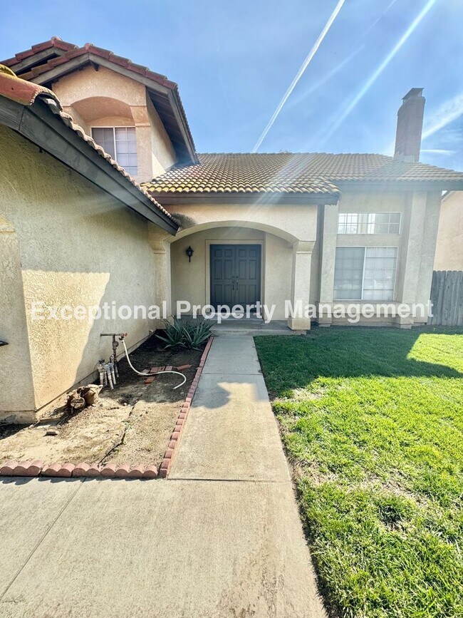 Building Photo - Ready to move in 3 bed 3 bath home!