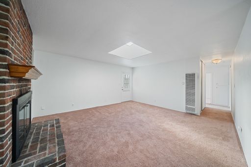 Building Photo - San Diego New Years Special Two Weeks FREE 3 bed /2 bath Home w Garage, Enclosed Patios, Fireplac...