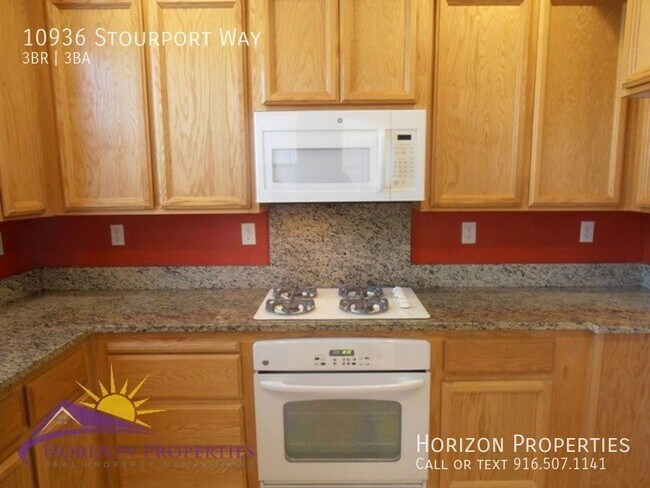 Building Photo - Modern Two-story 3 Bed 2.5 Bath 1,374 sqft...