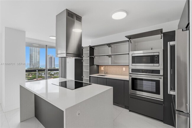 Building Photo - 19101 NE 36th Pl