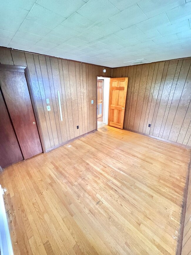 Building Photo - THREE BEDROOM RANCH HOME IN PARKLAND SCHOOL DISTRICT