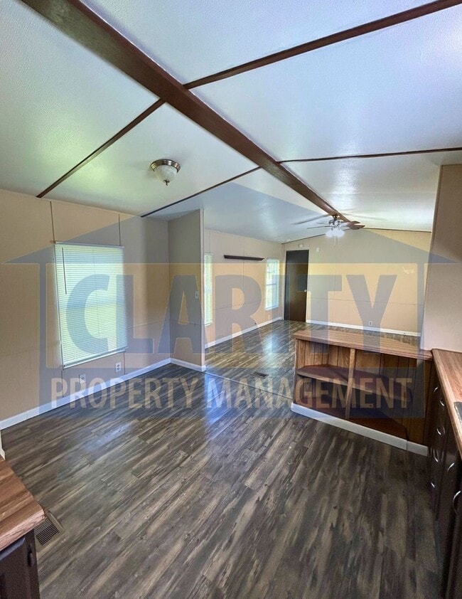Building Photo - Cozy, two bedroom home!