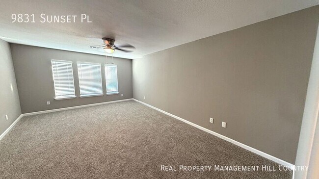 Building Photo - 9831 Sunset Pl