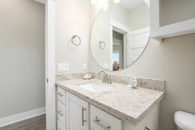 Building Photo - 943 Gulf Shores Dr