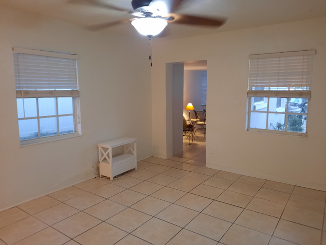 Building Photo - 4315 S Renellie Dr