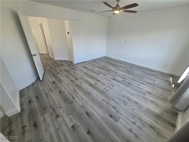Building Photo - 9893 Canyon Peak Dr