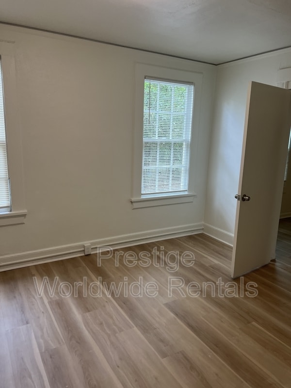 Building Photo - 2823 Lee St