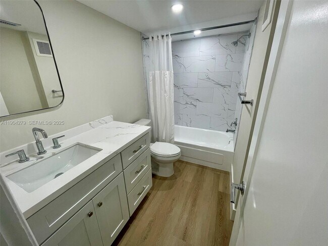 Building Photo - 8107 SW 72nd Ave