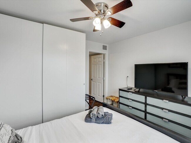 Building Photo - 1400 Shadow Brook Trail