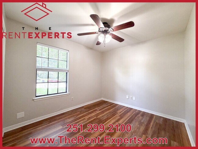 Building Photo - 2086 Mesa Dr