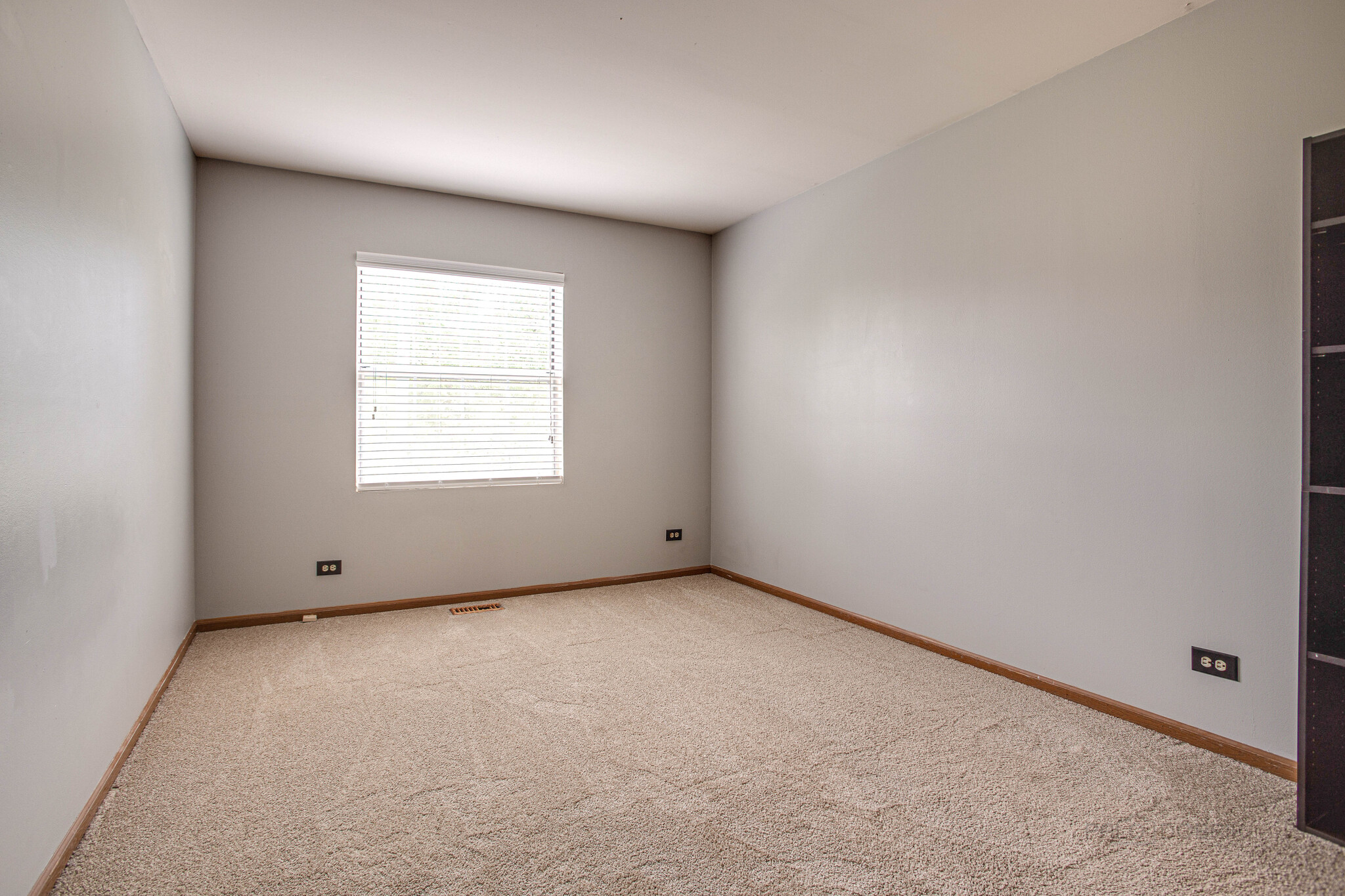 bedroom 2 - 240 Acorn Dr