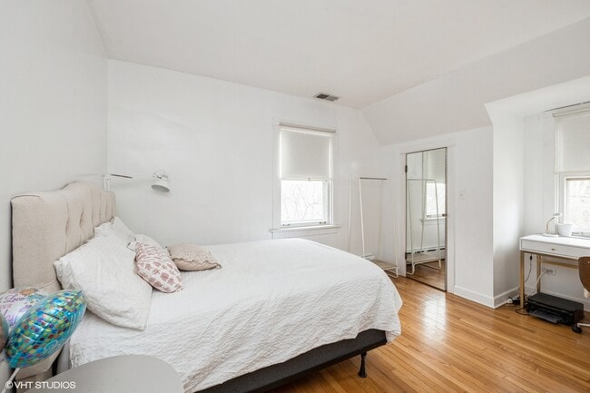 Building Photo - 322 N Monroe St