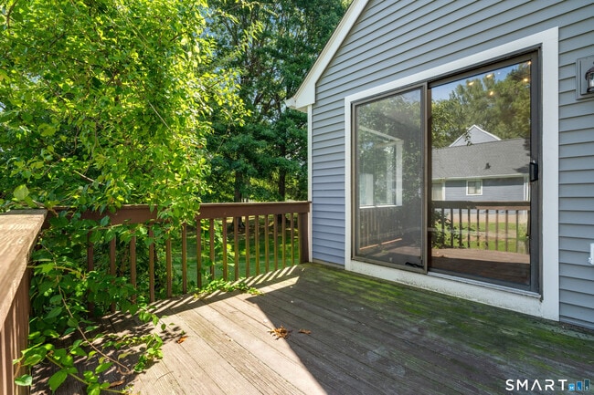 Building Photo - 6 Wild Rose Ct