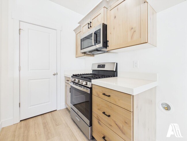 Building Photo - 443 E 650 N