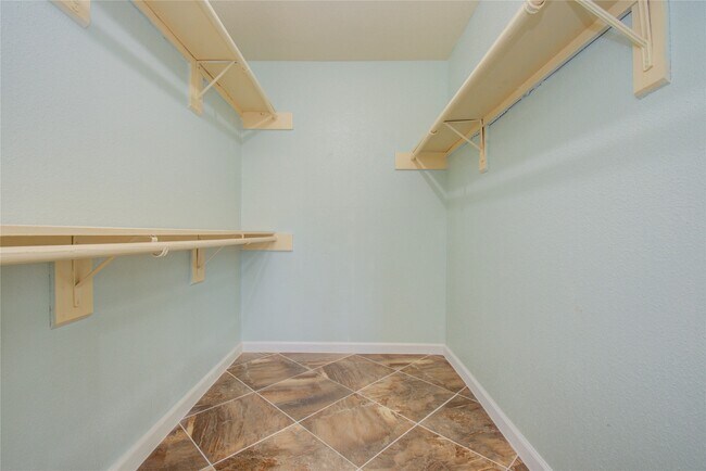 Building Photo - 2750 Holly Hall St