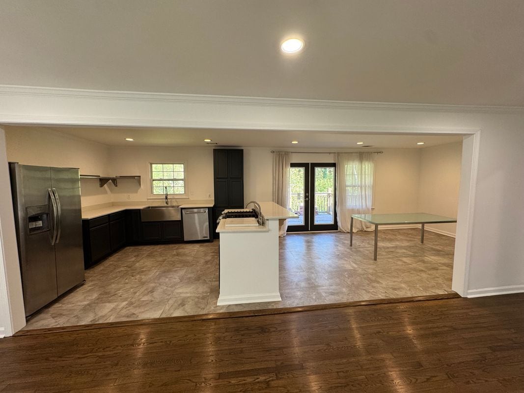 Building Photo - 995 Fleetwood Cir SW