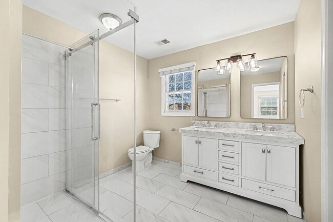 Building Photo - 1315 Jane Ave