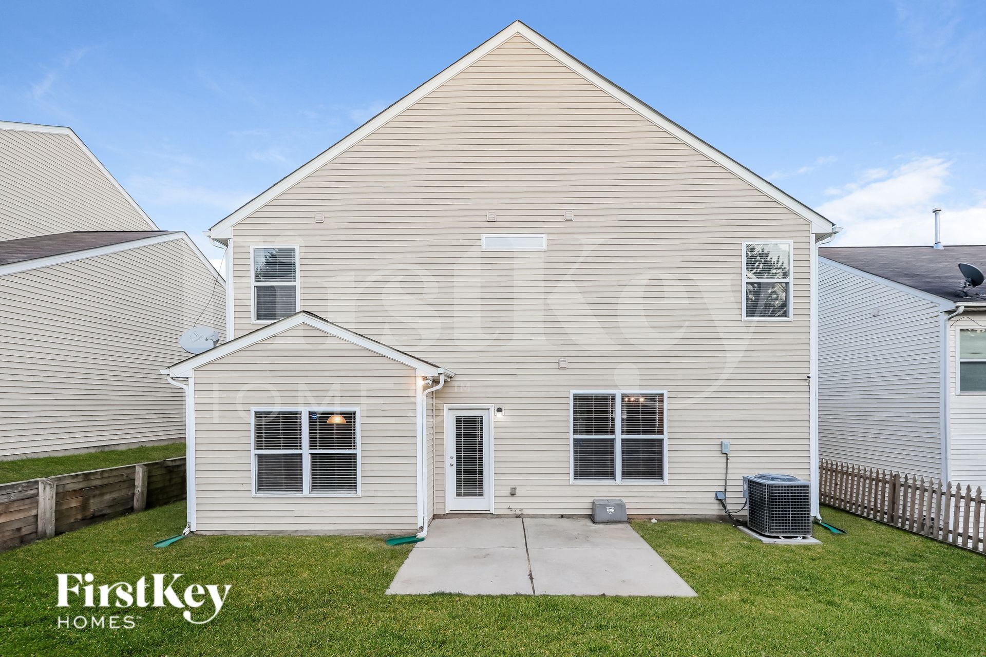 Building Photo - 16422 Austringer Pl