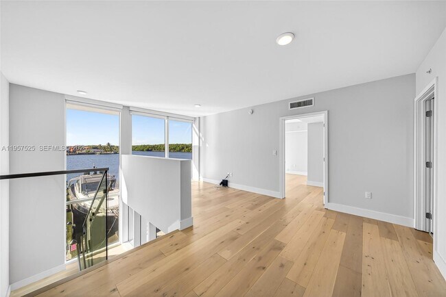 Building Photo - 400 Sunny Isles Blvd