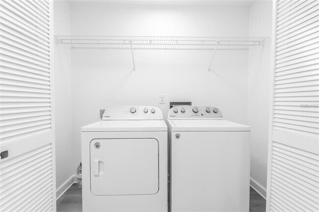 Building Photo - 341 Sterling Dr