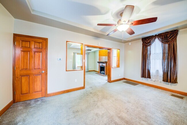 Building Photo - Stunning 3 bedroom home in Bon Air availab...