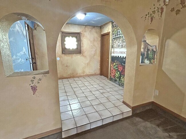 Building Photo - 15370 Tacony Rd