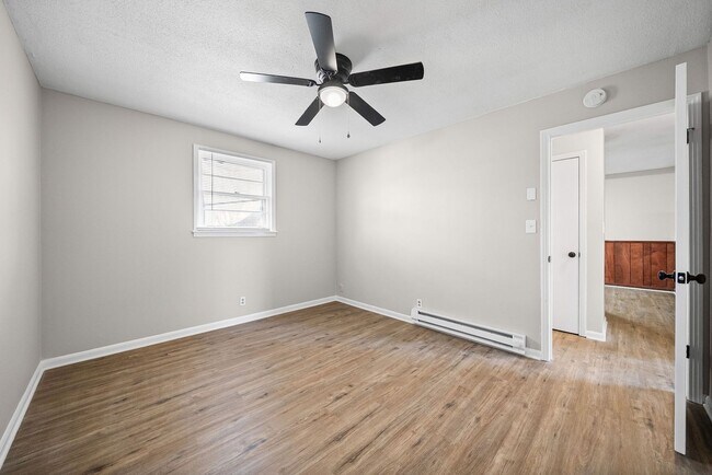 Building Photo - 111 Tandy Dr